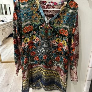 Johnny was 100% silk tunic size xs